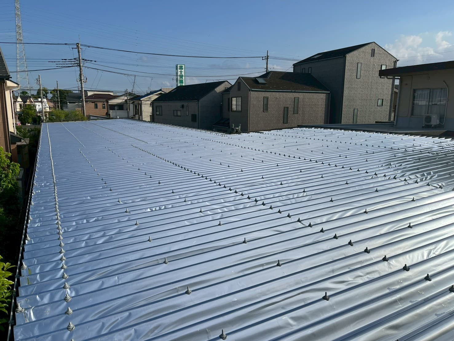 株式会社フロアエージェント様・施工完了後の屋根（その1）